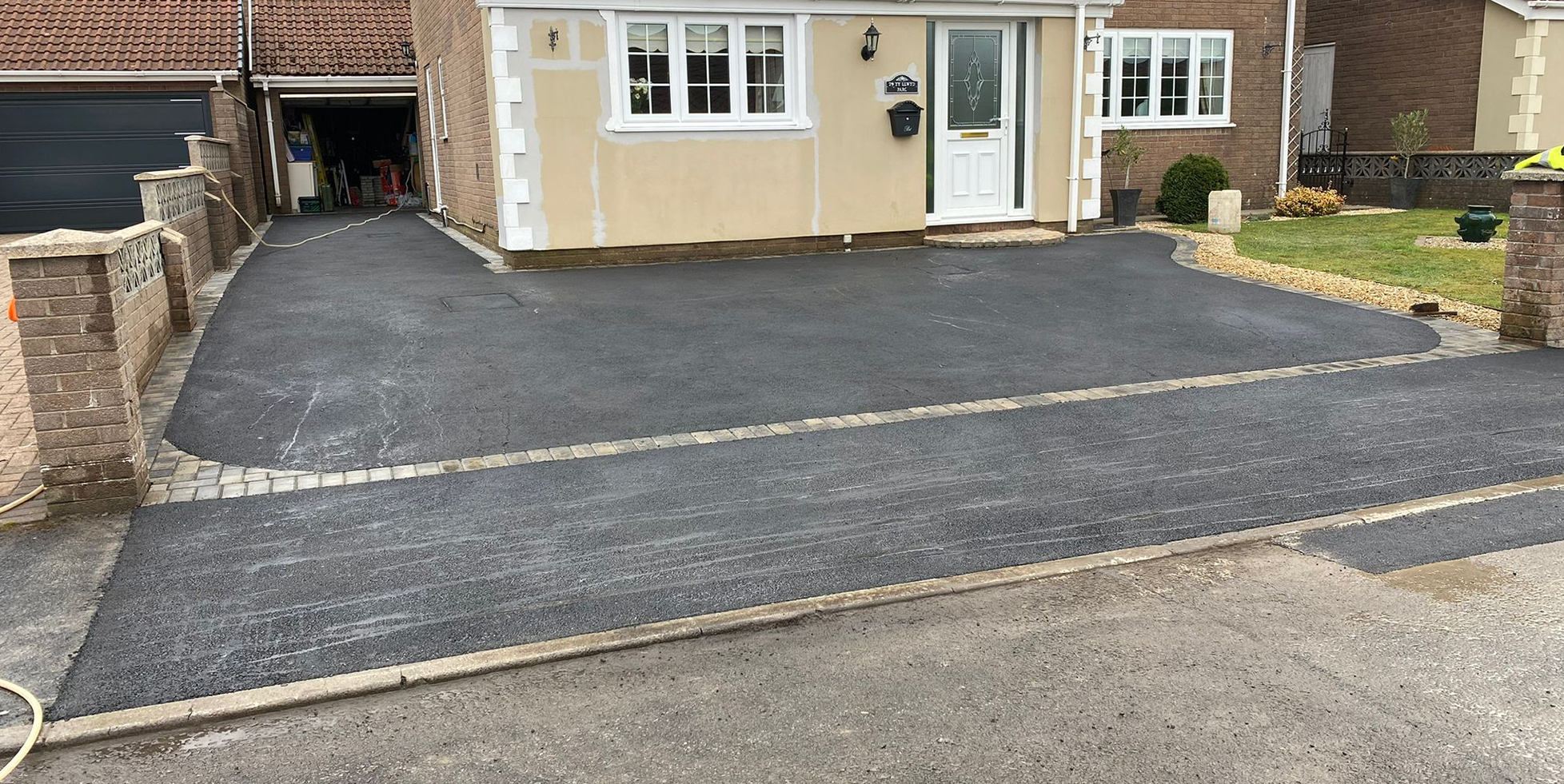 Tarmacing/Driveways in South Wales